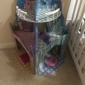Castle Dual Theme Dollhouse
